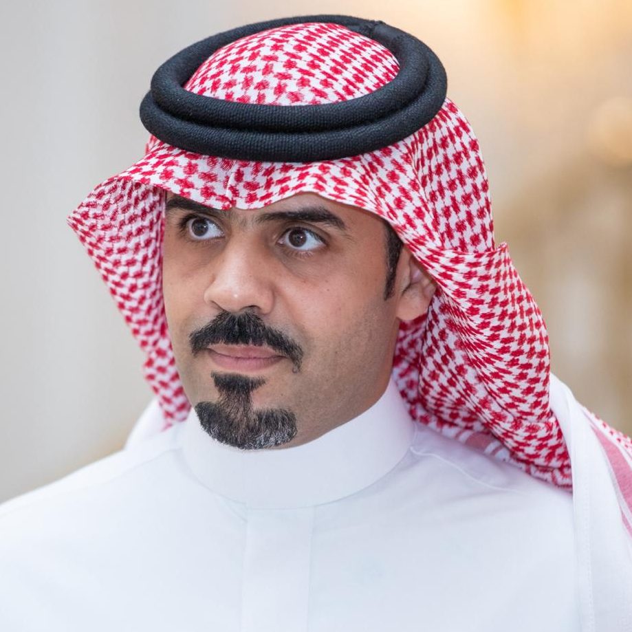 الأستاذ نزار بن حمد الحركان